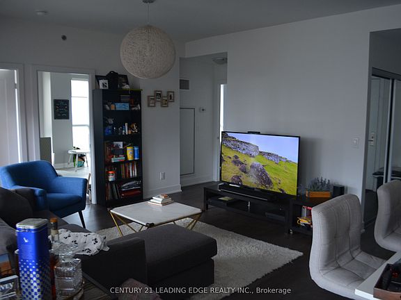 3rd image of 318 Richmond St W #3806