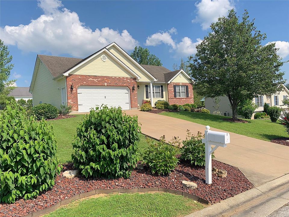 1st image of 621 Lindsey Dr