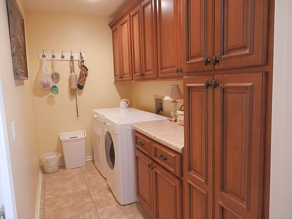 2nd image of 128 Lesley Dr