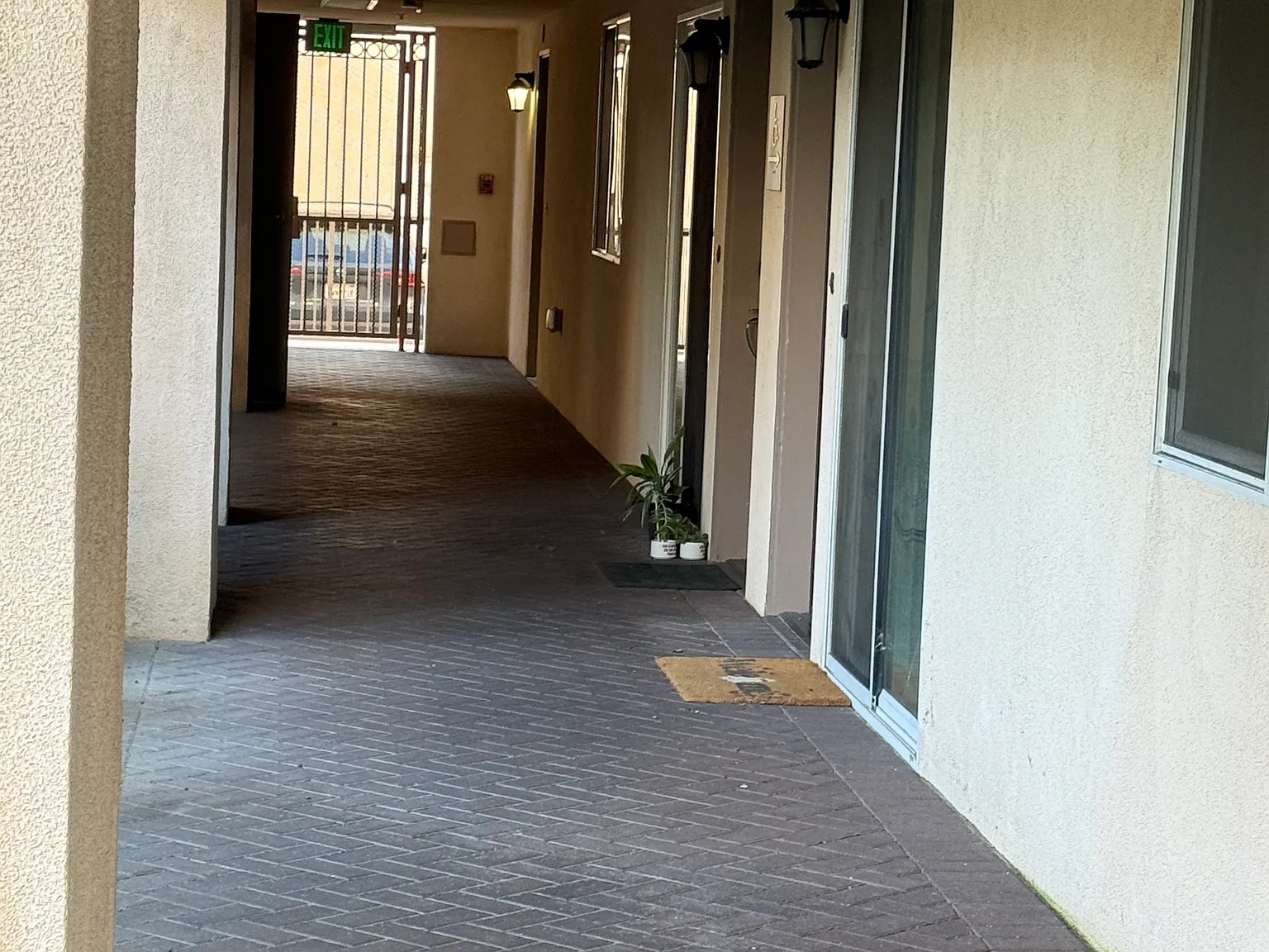 2 bed, 920 sqft, $2,750 — Photo 4