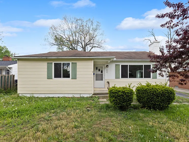 2635 Woodstock Rd — Photo 1