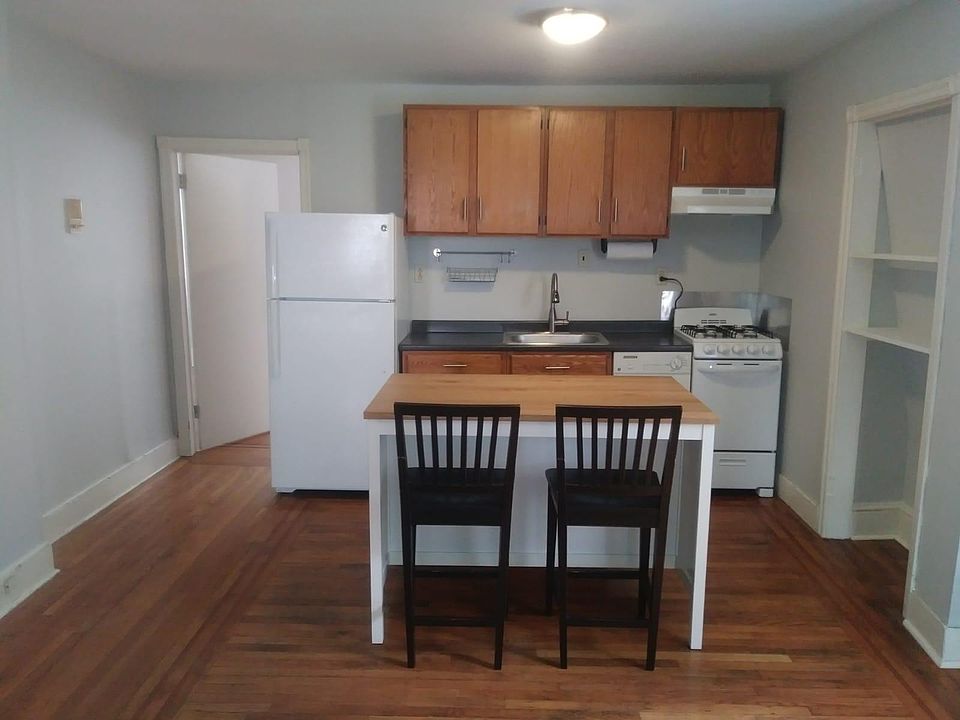 1st image of 4823 Walton Ave Floor 3