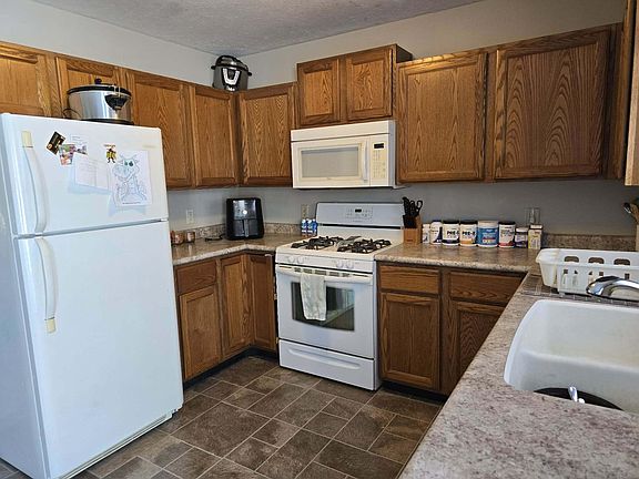 5th image of 9301 210th Ave