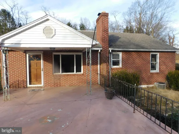 569 Loop Rd, Lewistown, PA 17044