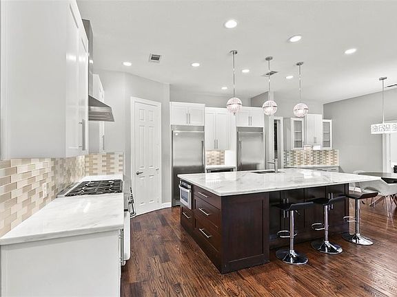 5th image of 1205 Bay Meadows Dr