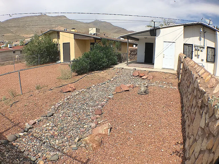 2418 Pittsburg Ave — Photo 22