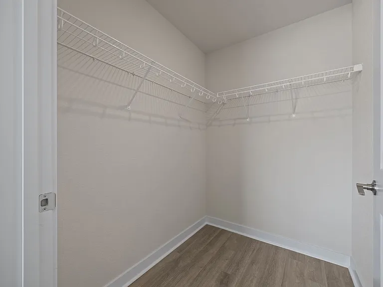 Harbor Village Apartments — Photo 28
