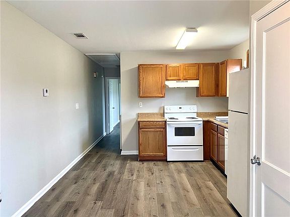 4th image of 8933 Olive St