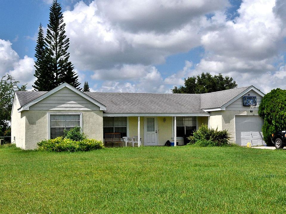 1st image of 602 SW Belmont Cir