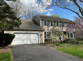 508 Longmeadow Cir, St Charles, IL 60174