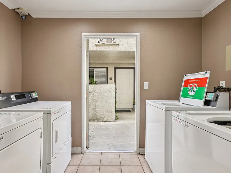 Villas at Whittier — Photo 34