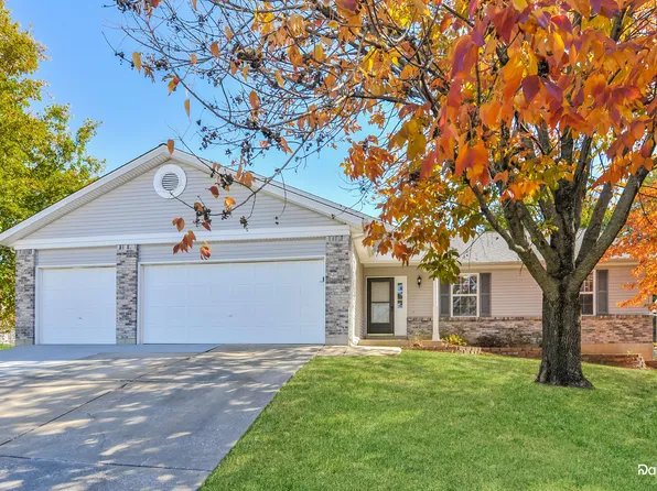 2702 Red Cedar Parc Dr S, O'Fallon, MO 63368