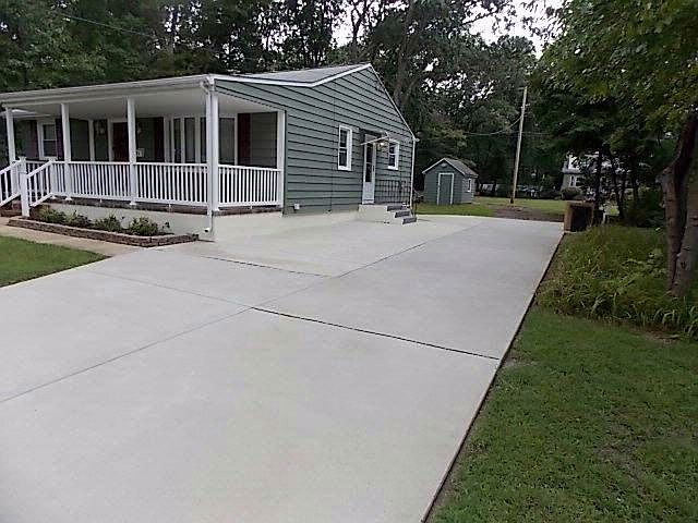 2nd image of 325 Minck Ave
