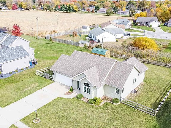 3rd image of 496 Park Meadow Dr