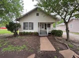 309 E Washington St, Walters, OK 73572