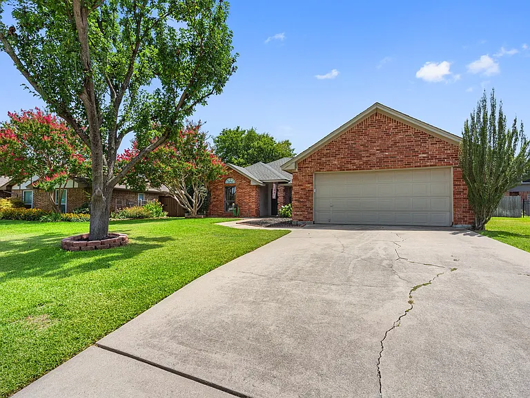 19 Alamosa Dr — Photo 20