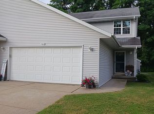 701 Parkview Rd, Green Bay, WI 54304