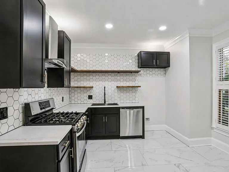 1536 Oak Grove Rd — Photo 11