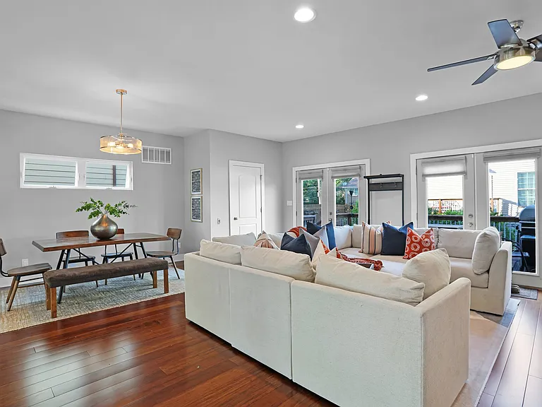 4333 Delmar Blvd — Photo 20
