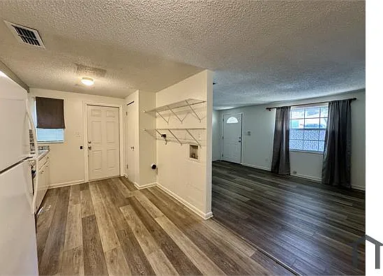 1004 Melrose St #1004 — Photo 2