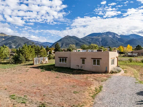 512B Hondo Seco Rd, Arroyo Seco, NM 87514-512