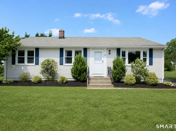 28 East Clover Circle, Hamden, CT 06514