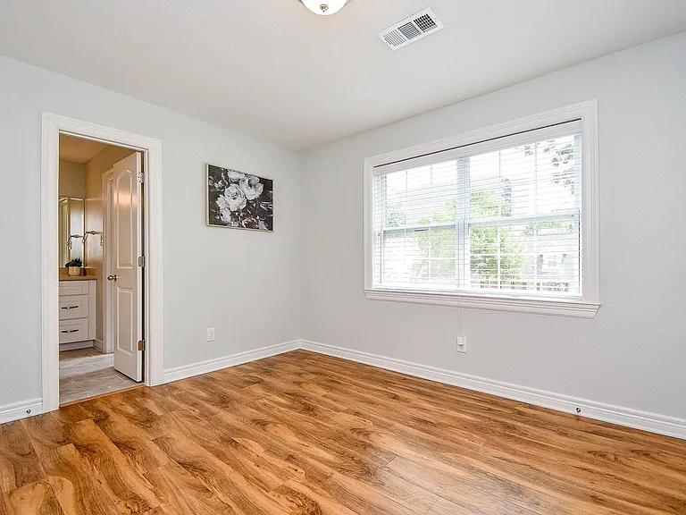 707 Thistlewood Dr — Photo 21