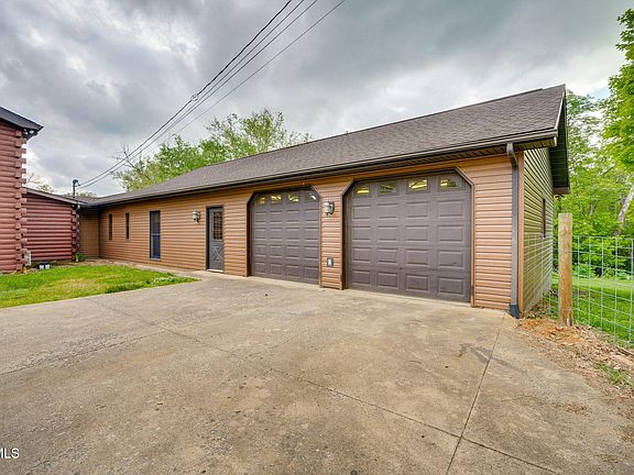 43rd image of 147 Britton Ln