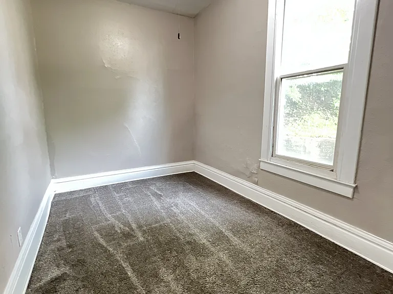 285 Cardiff St — Photo 13