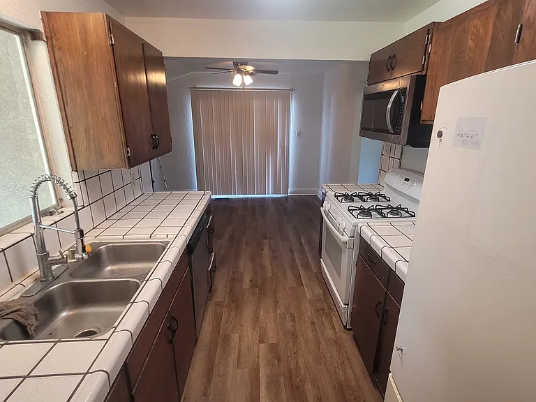 3012 Elmwood Ave — Photo 14