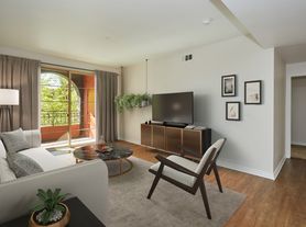 Oasis at Lake Encino