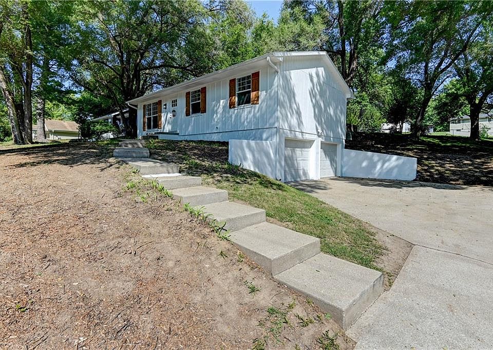 2411 Blackwell Rd, Saint Joseph, MO 64505 | Zillow