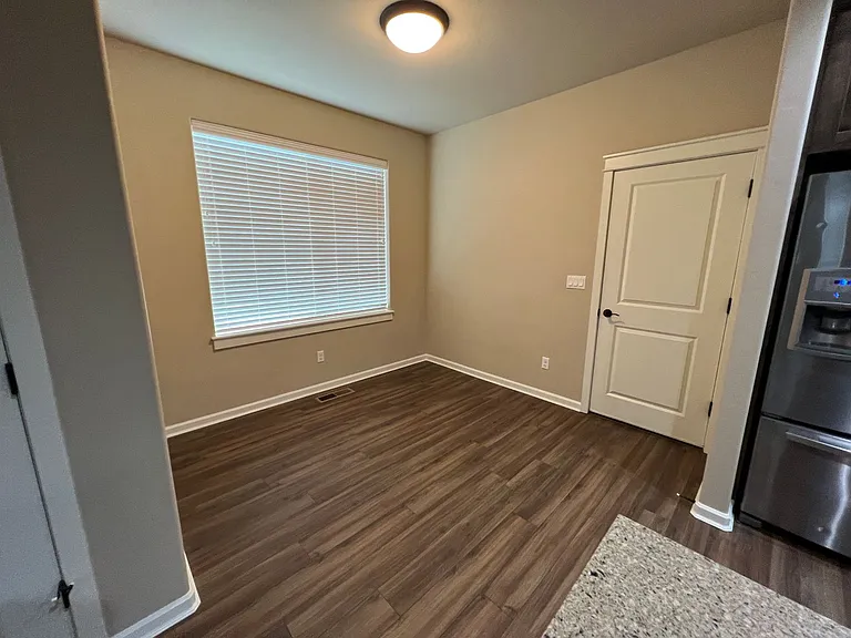 3395 SW 28th St — Photo 5