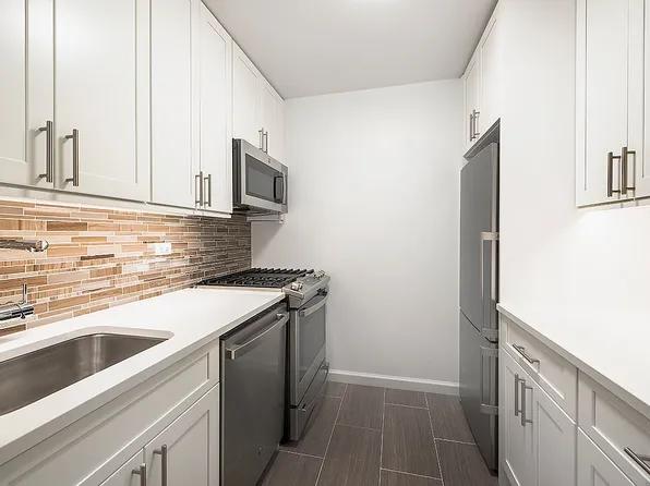 211 E 53rd St APT 11J, New York, NY 10022