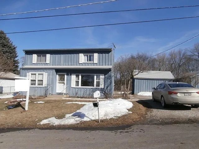 31777 Hillside Dr photo 1