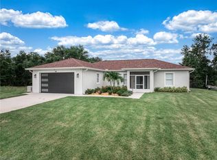 153 Bougainvillea St NE, Lake Placid, FL 33852