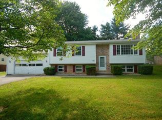 27 Canterbury Cir, Roanoke, VA 24019