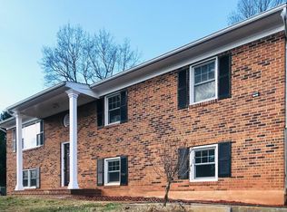 4591 Hillside Ct, Warrenton, VA 20187
