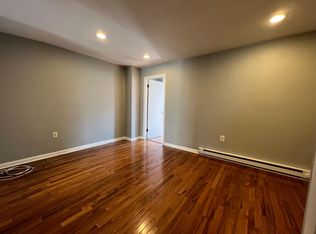 1537 South St #3, Philadelphia, PA 19146