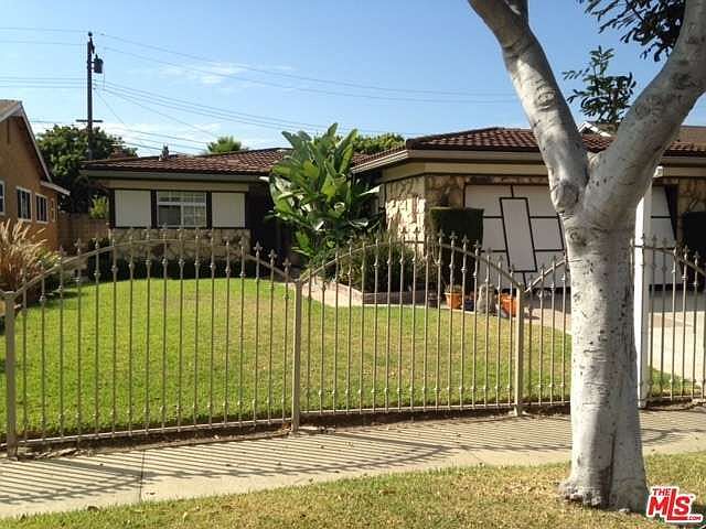 1st image of 1326 E Bankers Dr