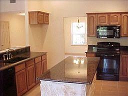 3rd image of 585 Jacobs Ln