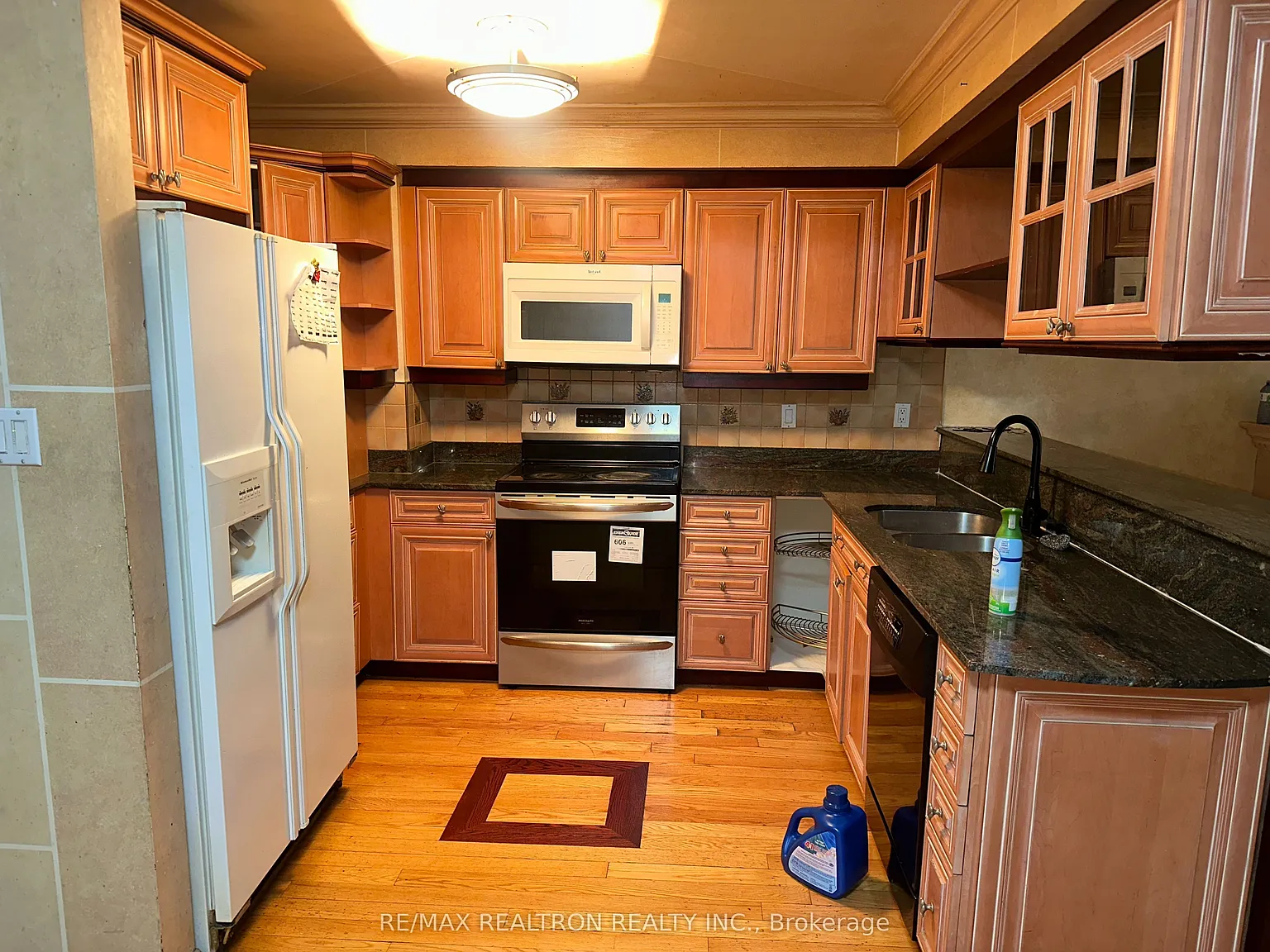 4 bed, $3,900 — Photo 3