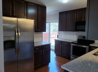 12 Matchlock Dr, Saint Peters, MO 63376