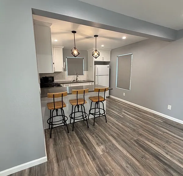 545 N Soldano Ave — Photo 4