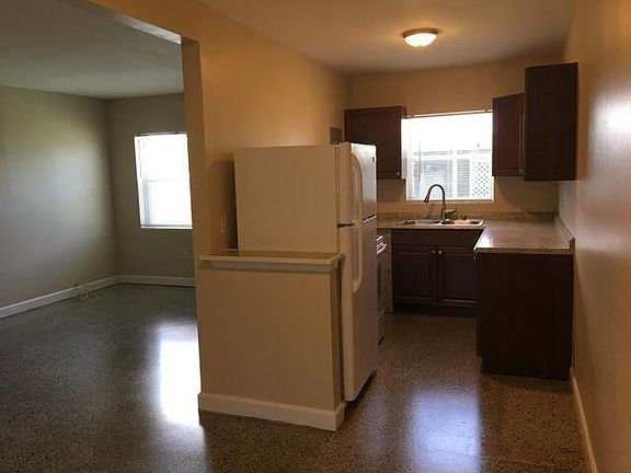 2nd image of 26 Wisconsin St APT 5