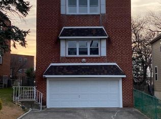 9245 Old Newtown Rd, Philadelphia, PA 19115