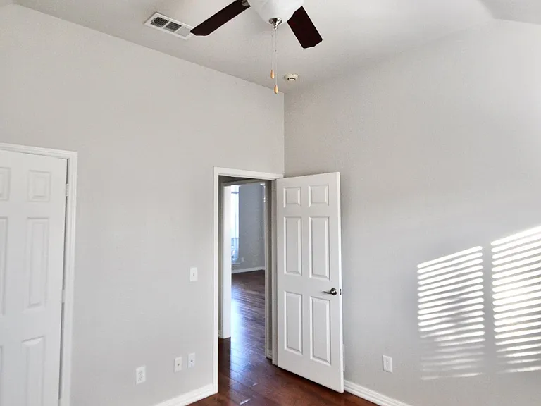 10817 Red Cedar Dr — Photo 11