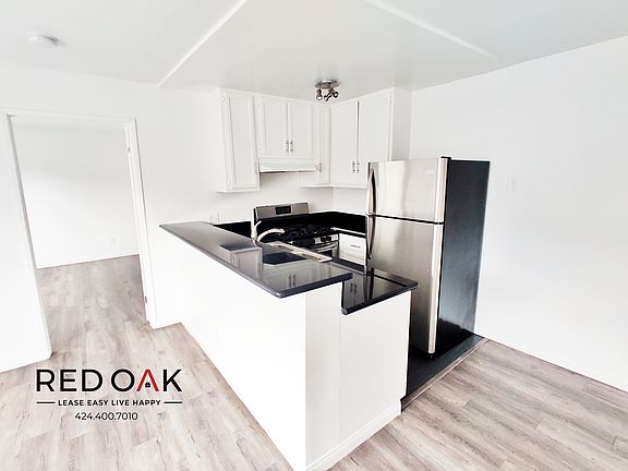 2nd image of 833 S Berendo St #105
