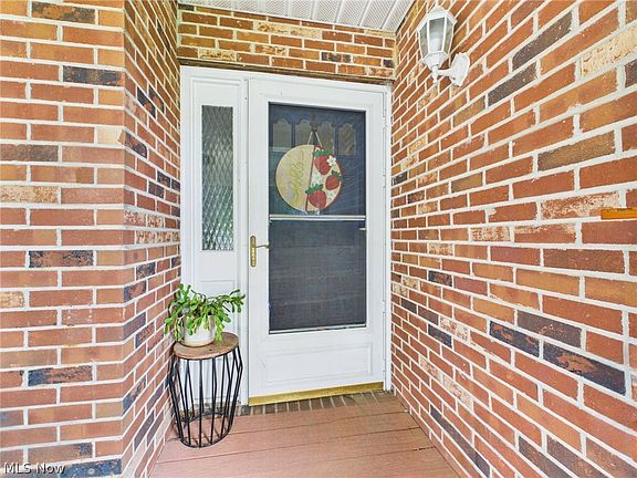 3rd image of 140 Hendricks St