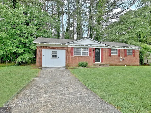 1320 Willow Dr, Riverdale, GA 30296